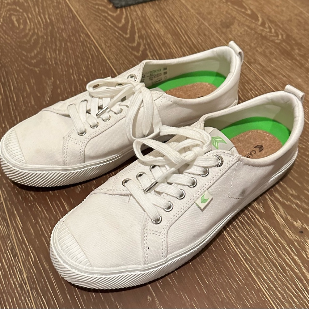 Gently worn Cariuma OCA Low Men’s 10.5